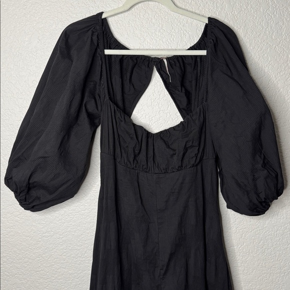 Free People Off the Shoulder Puff Sleeve Keyhole Button & Tie Back Midi Dress - Picture 2 of 7